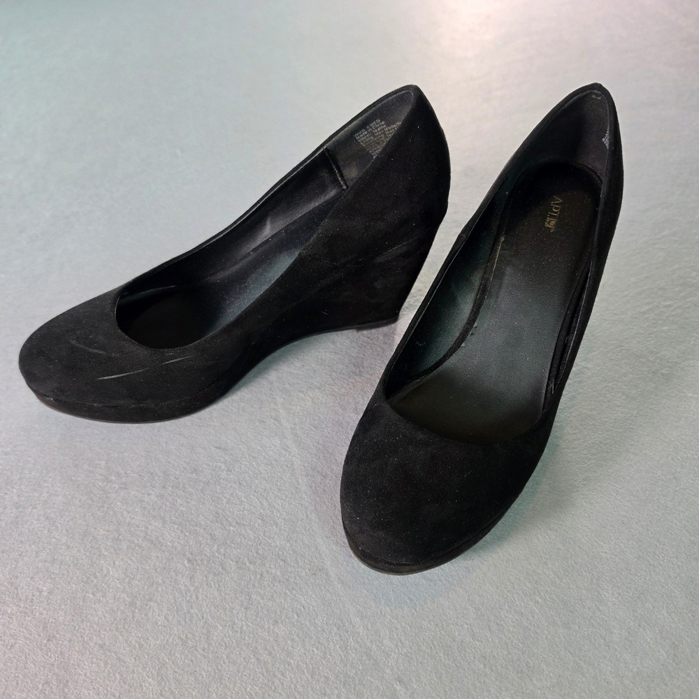 Apt. 9 Womens Black Faux Suede Round Toe Wedge Pumps Size 8 Medium